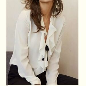 Banana Republic Blouse Size MP Medium Cream Long Sleeve